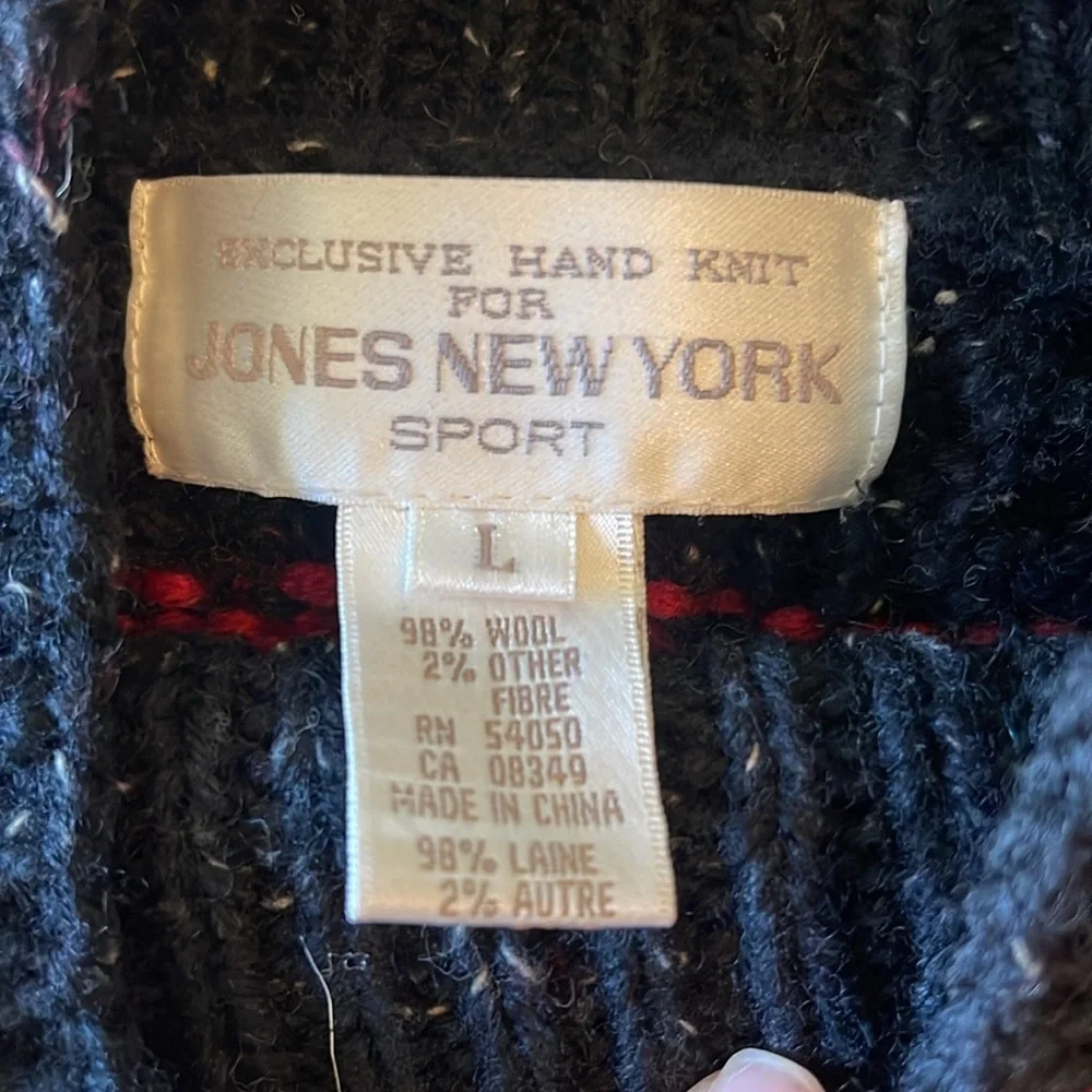 Vtg Jones New York Sweater Women Hand Knit Wool Heavy Holiday Red Green Cream